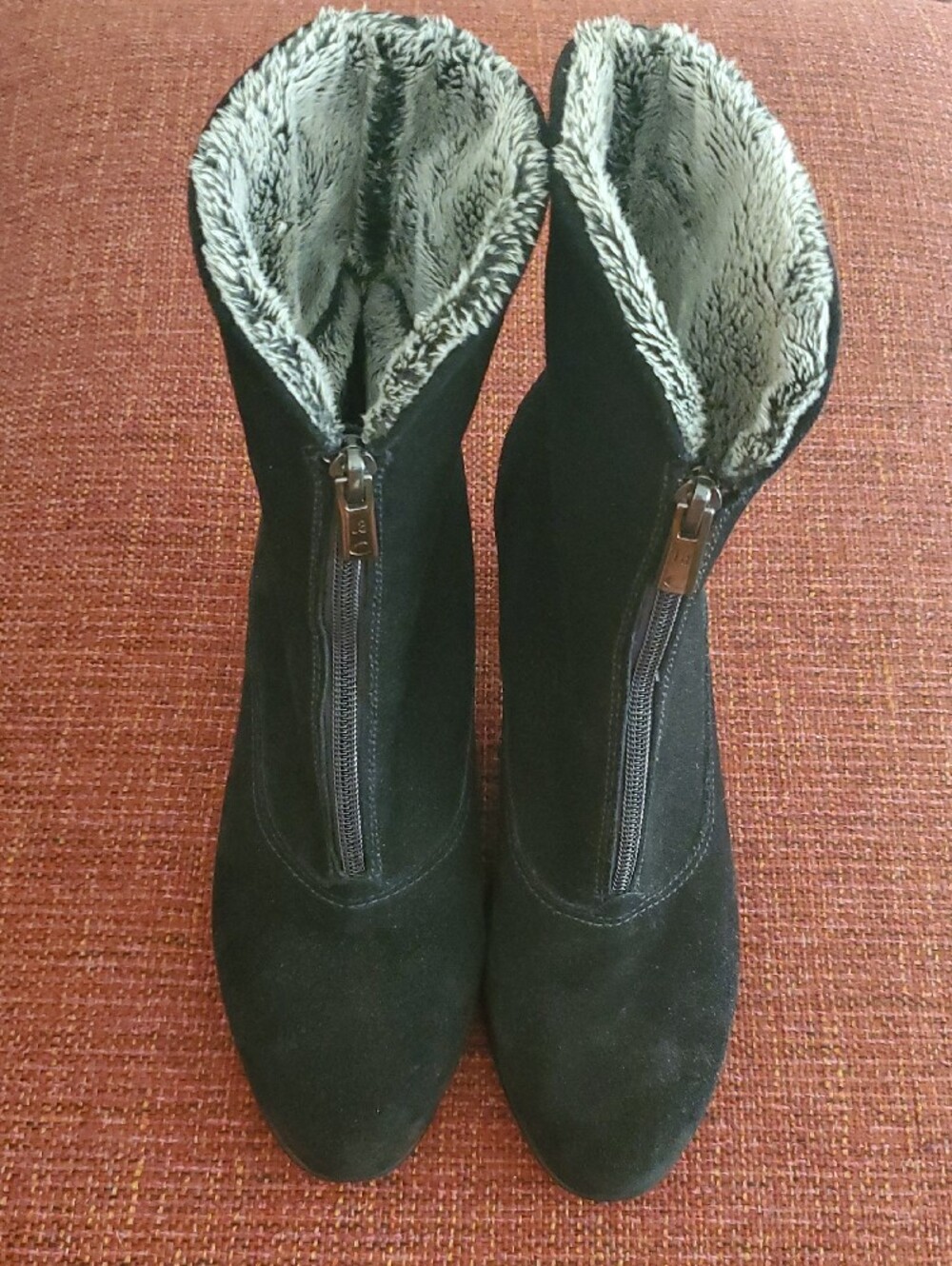 La CANADIENNE Black Suede Womens Boots Style 30951 Sz7 Plush Faux Fur Waterproof